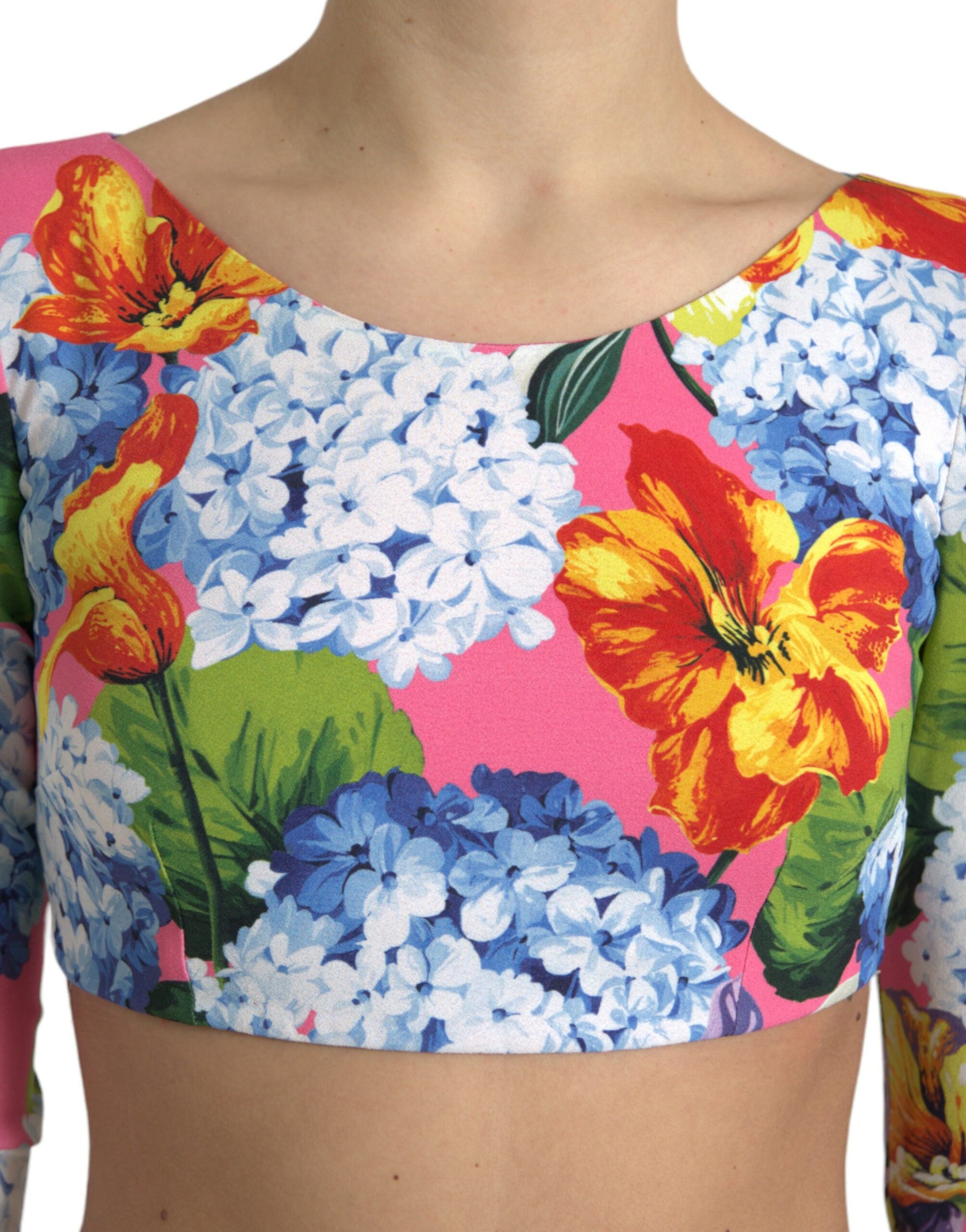 Veelkleurige crop top met bloemenprint en lange mouwen