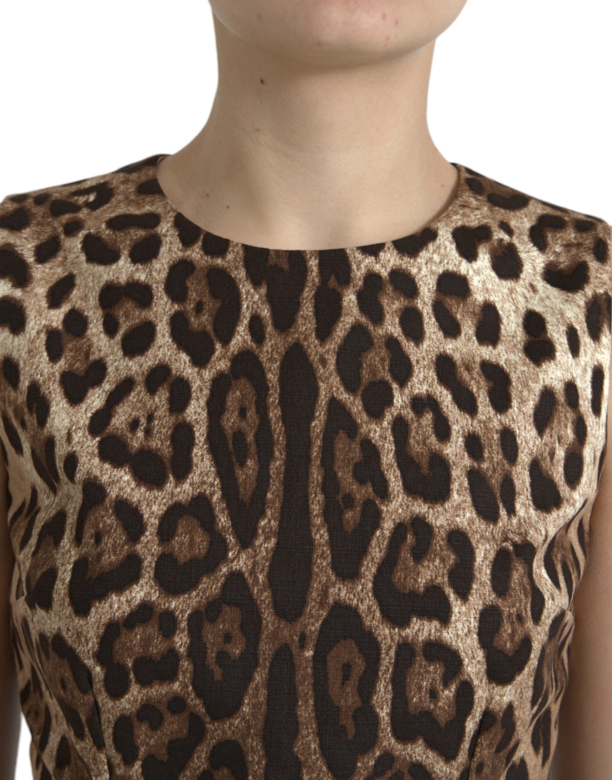 Elegante camiseta sin mangas en mezcla de seda con estampado de leopardo