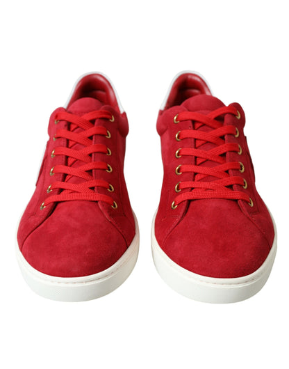 Elegantes zapatillas de deporte de cuero rojo y blanco