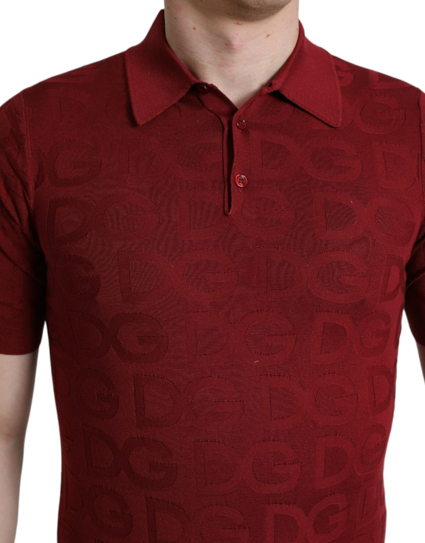 Camiseta polo elegante de seda granate