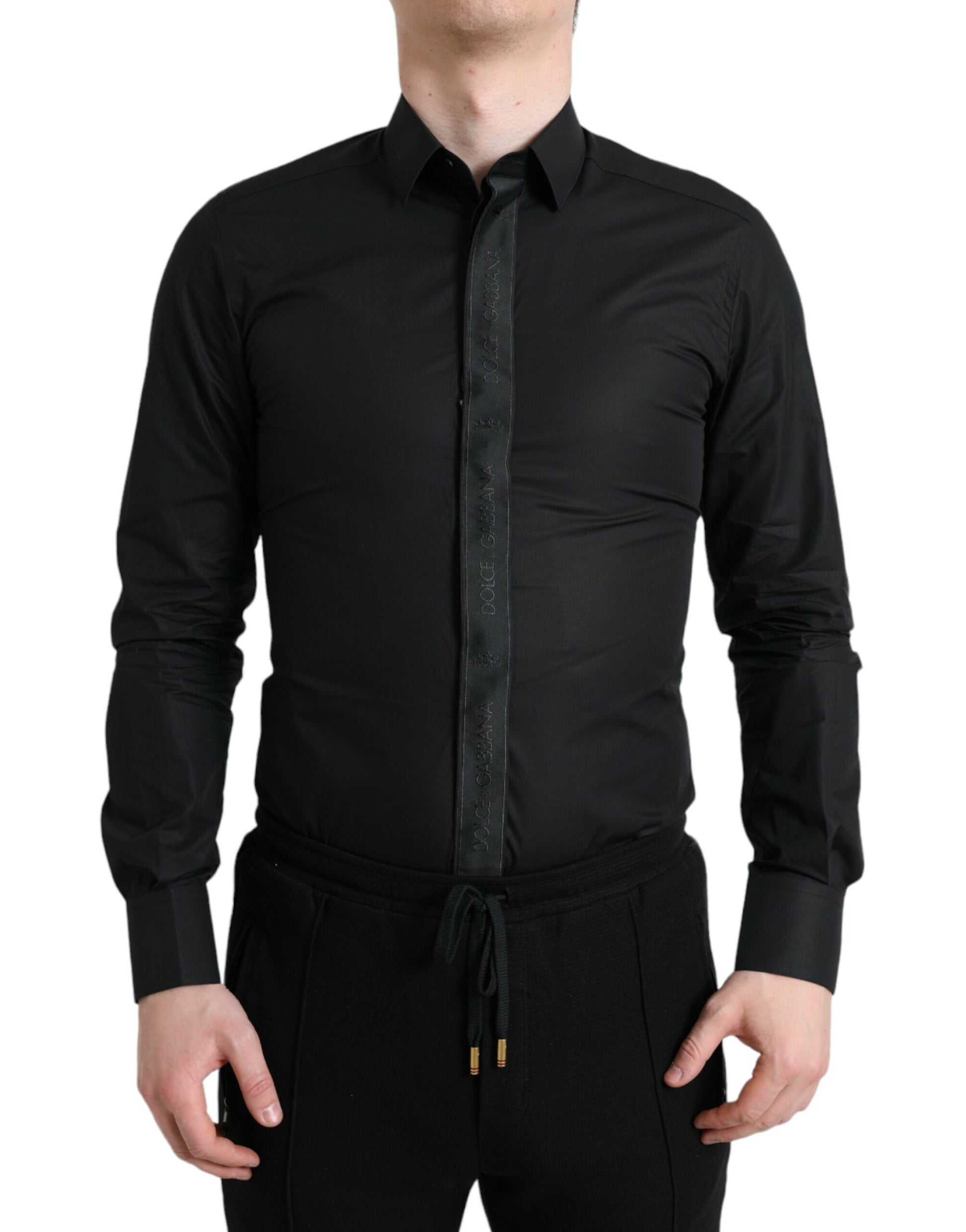 Camisa de vestir negra elegante y ajustada