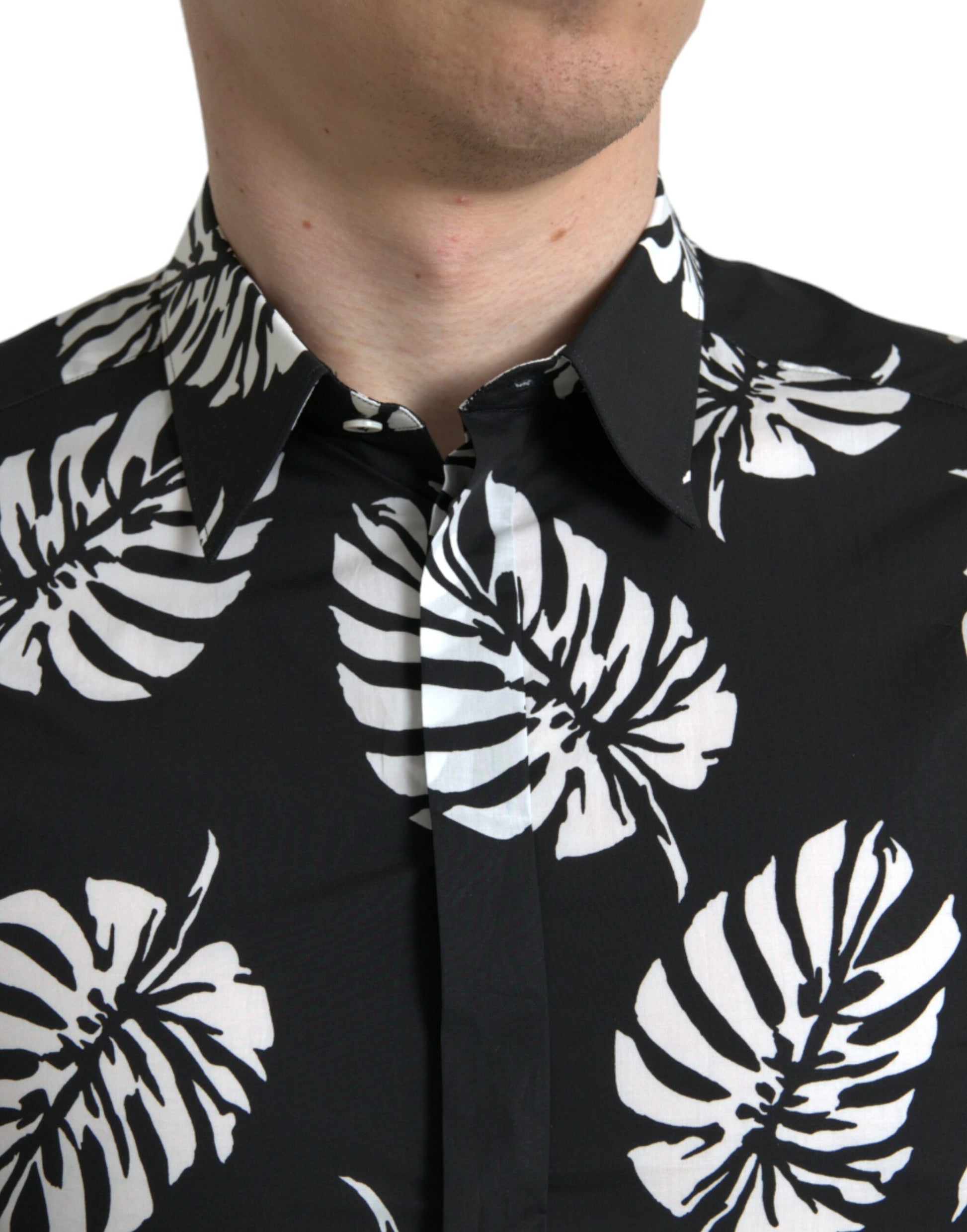 Camisa de vestir ajustada con estampado de hojas elegante