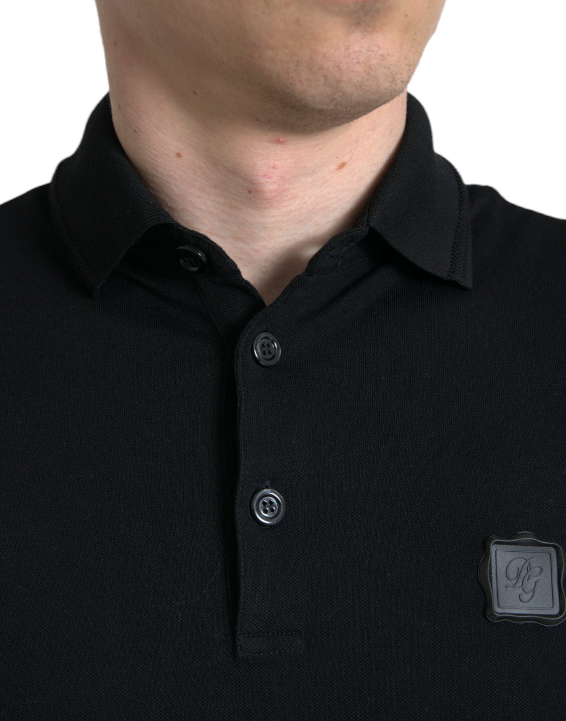 Polo elegante de algodón negro