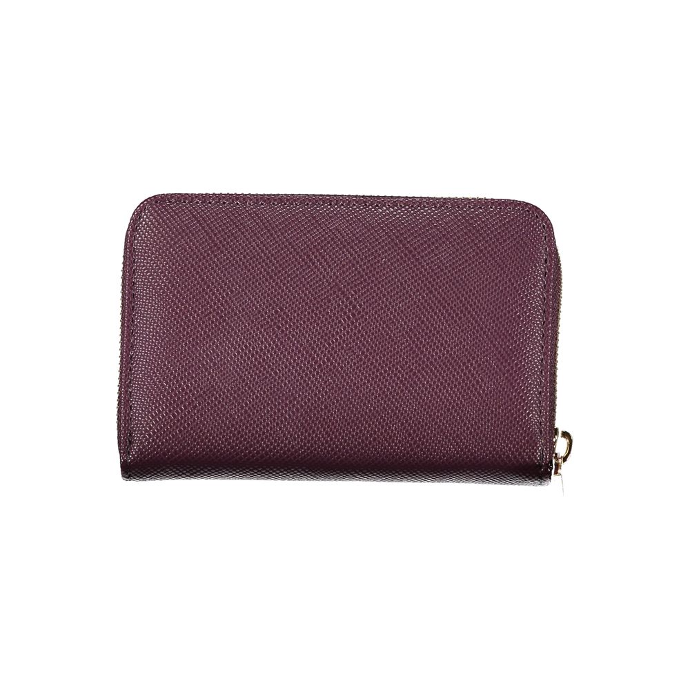 Elegante cartera morada para artículos esenciales con estilo