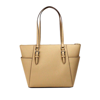 Bolso tote grande de cuero con cremallera superior en color camel de Charlotte