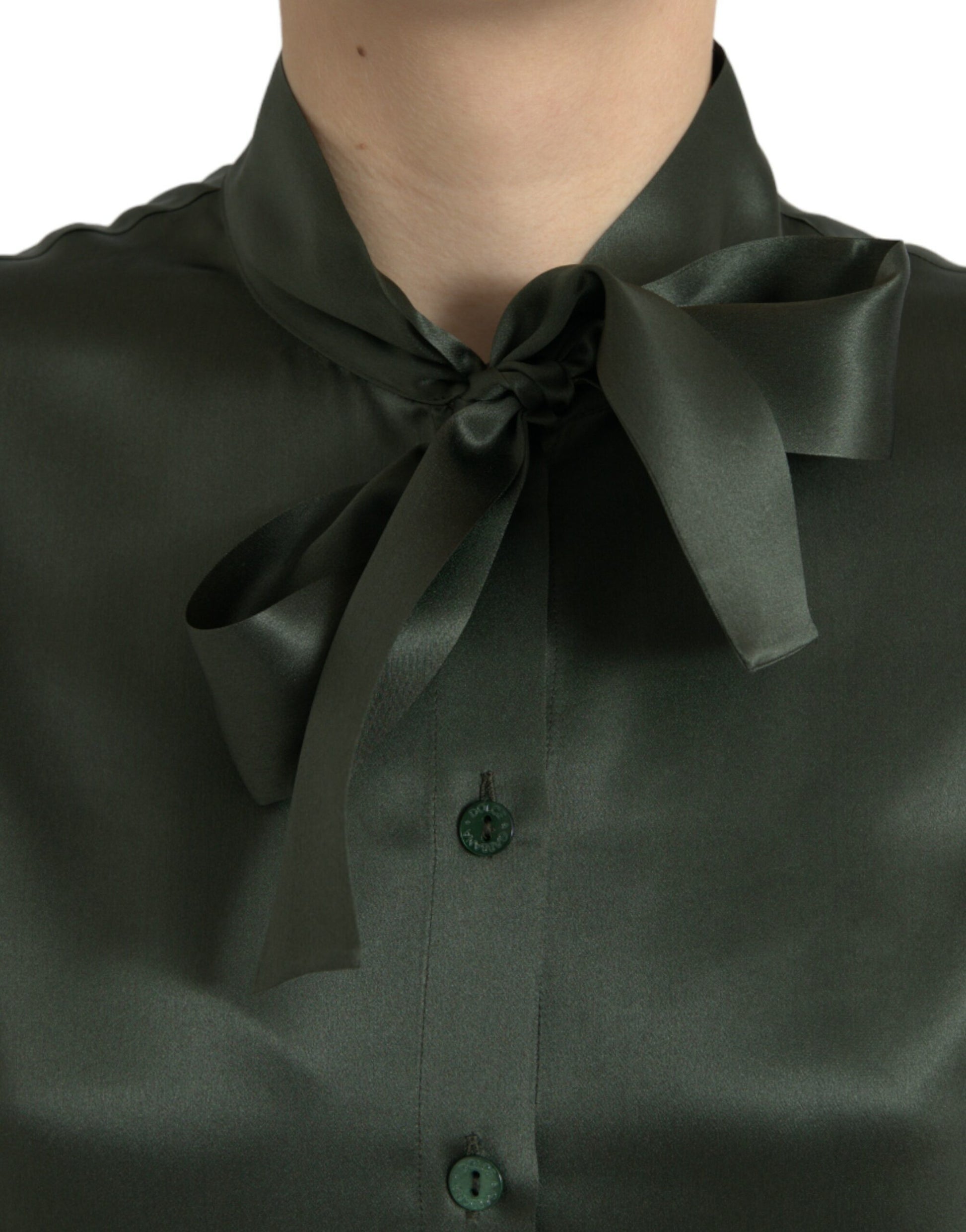 Blusa elegante de seda con cuello Ascot