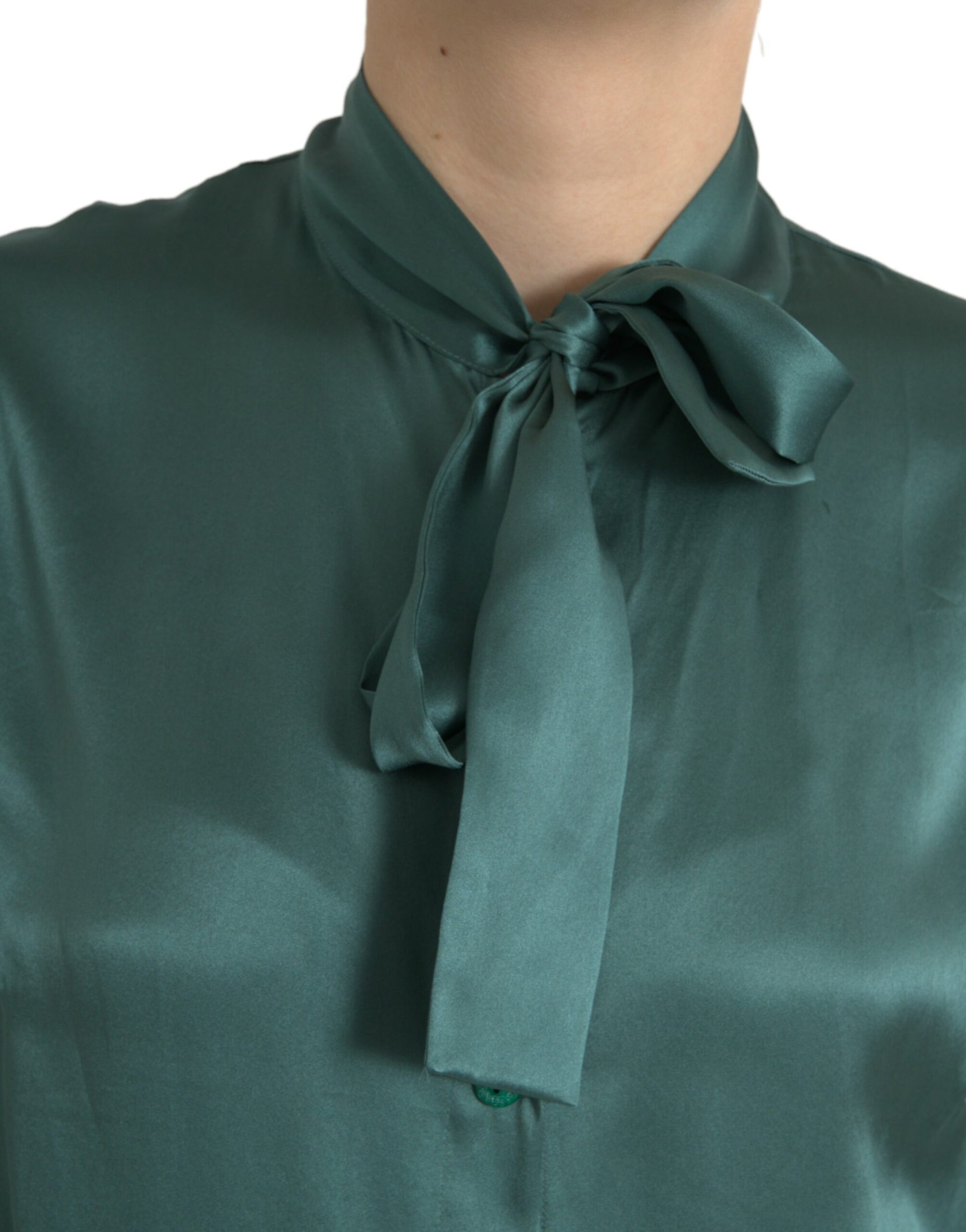 Blusa elegante de seda verde oscuro