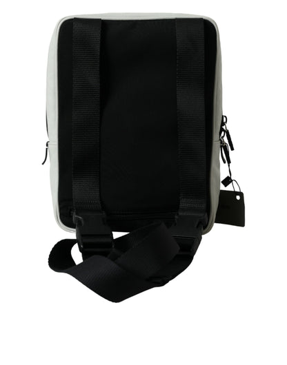 Elegante bolso bandolera de cuero blanco y negro