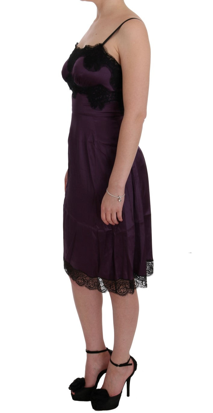 Vestido recto de encaje de seda morado elegante