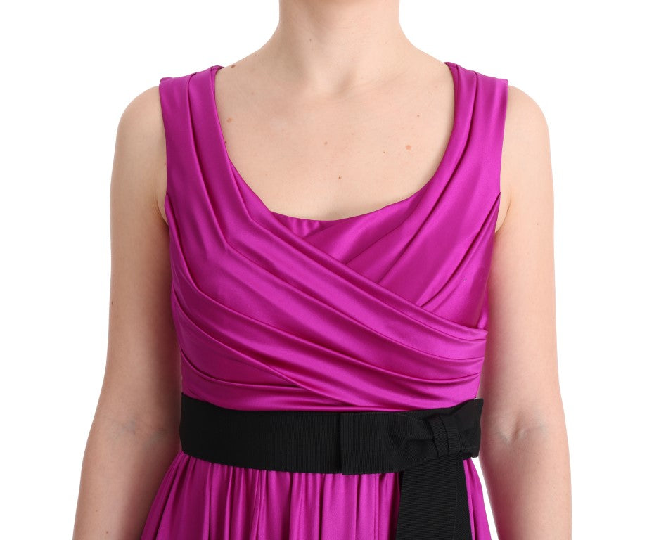 Vestido elegante de seda rosa