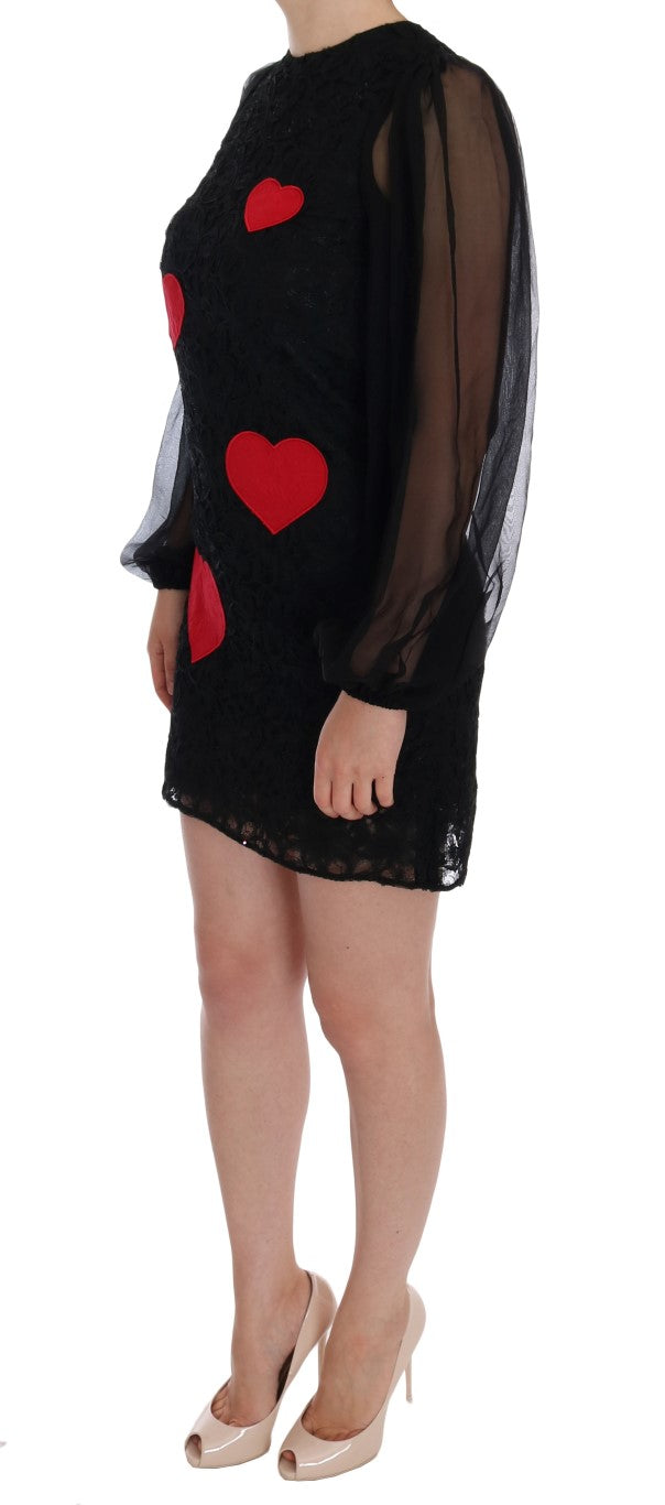 Vestido recto elegante con apliques de corazón de encaje negro