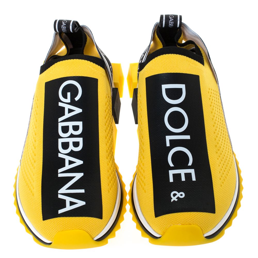 Zapatillas deportivas elásticas con logo estampado en amarillo vibrante