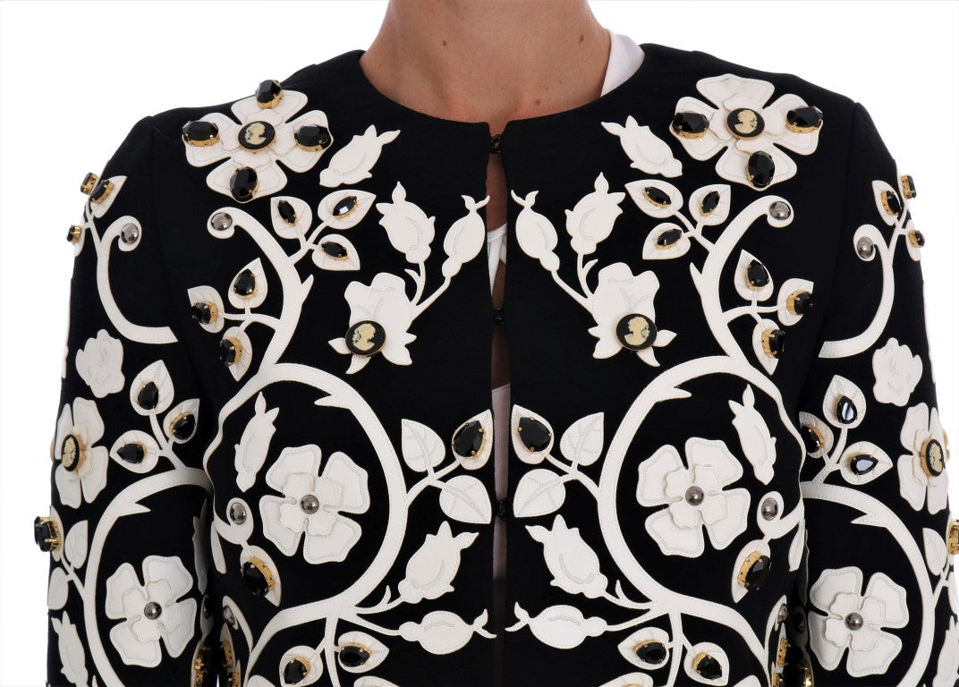 Chaqueta abrigo de lana con cristales y bordado floral