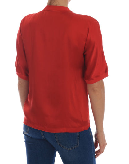 Elegante blusa de seda roja con adornos de cristales