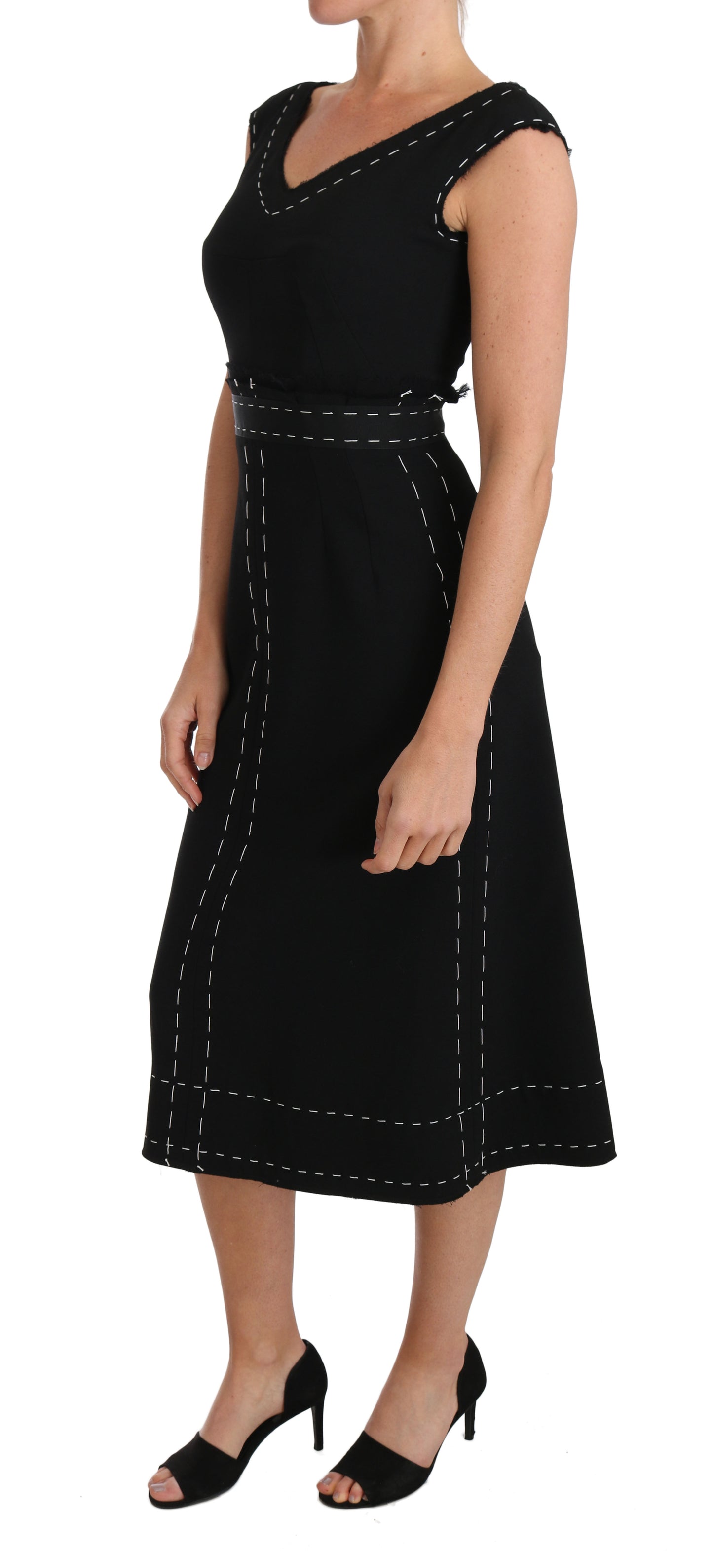 Elegante vestido tubo de lana negro