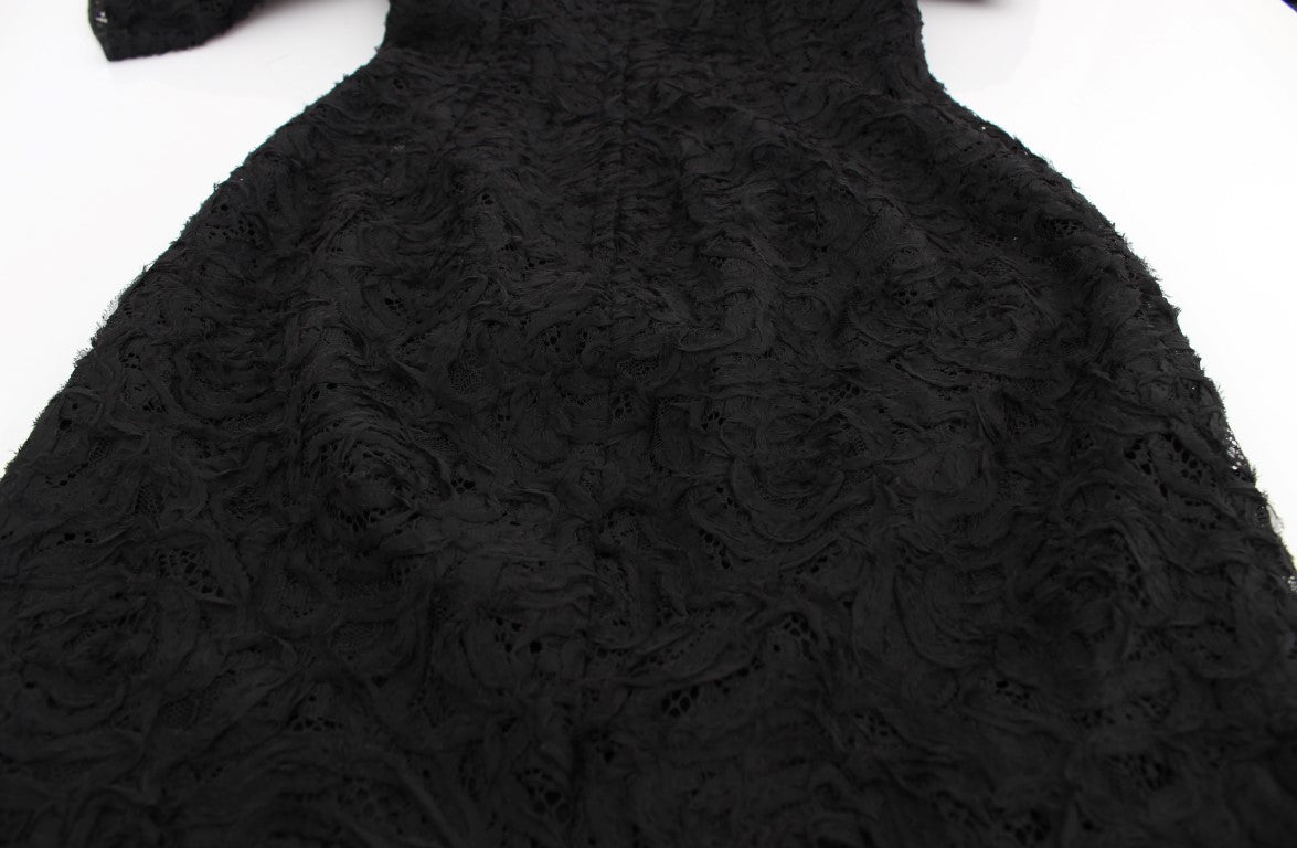 Elegante vestido largo de encaje floral negro