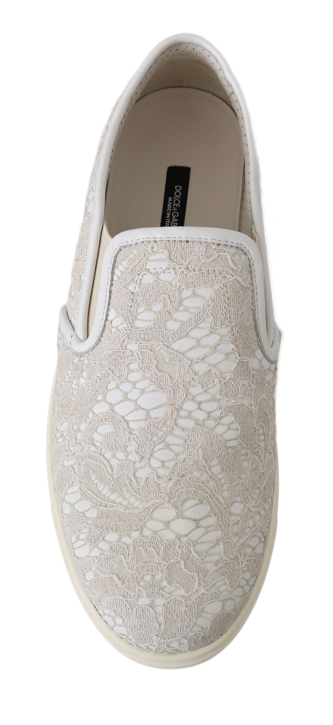 Elegantes mocasines blanquecinos para mujer