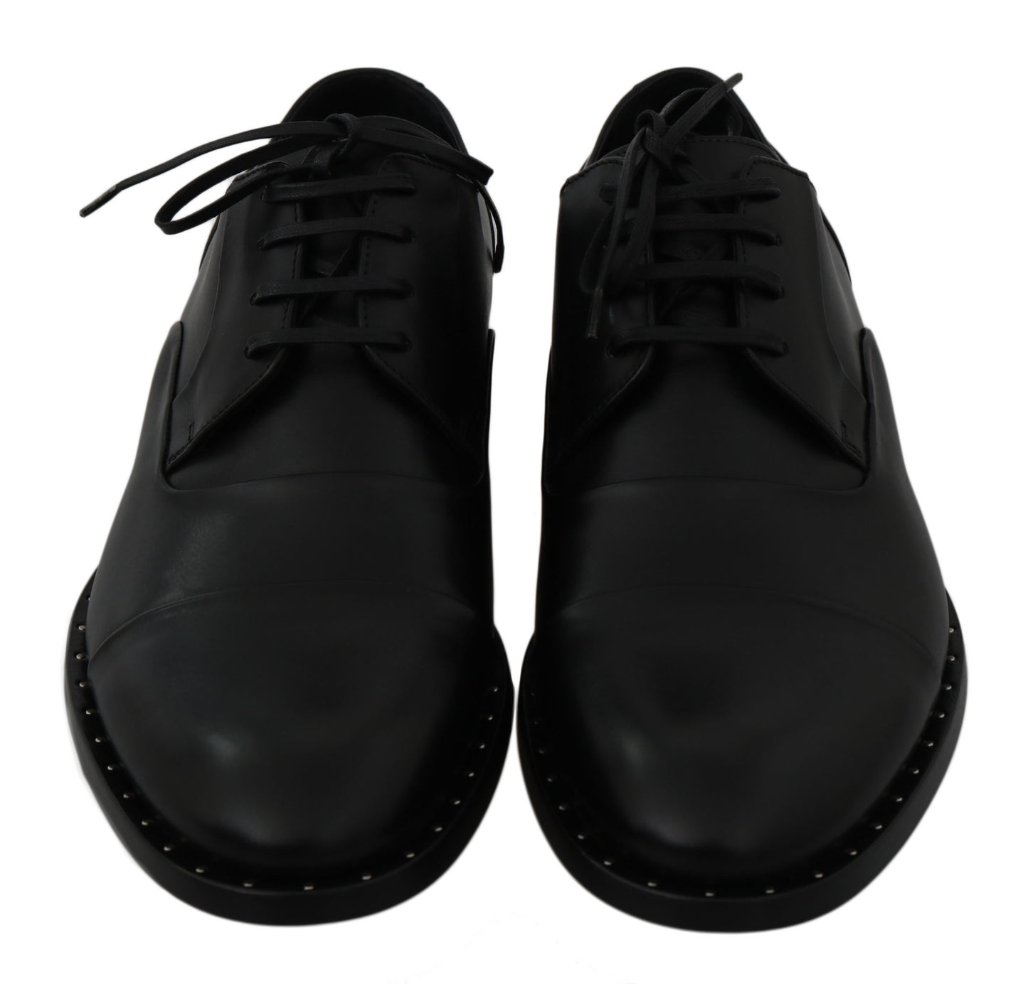 Elegantes zapatos de vestir formales de cuero negro