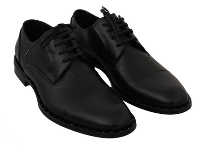 Elegantes zapatos de vestir formales de cuero negro