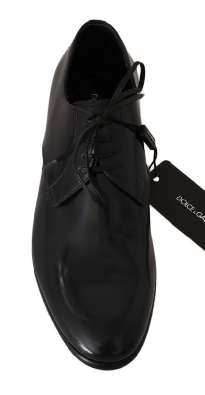 Elegantes zapatos derby de cuero azul oscuro