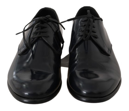 Elegantes zapatos derby de cuero azul oscuro