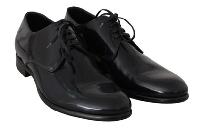 Elegantes zapatos derby de cuero azul oscuro