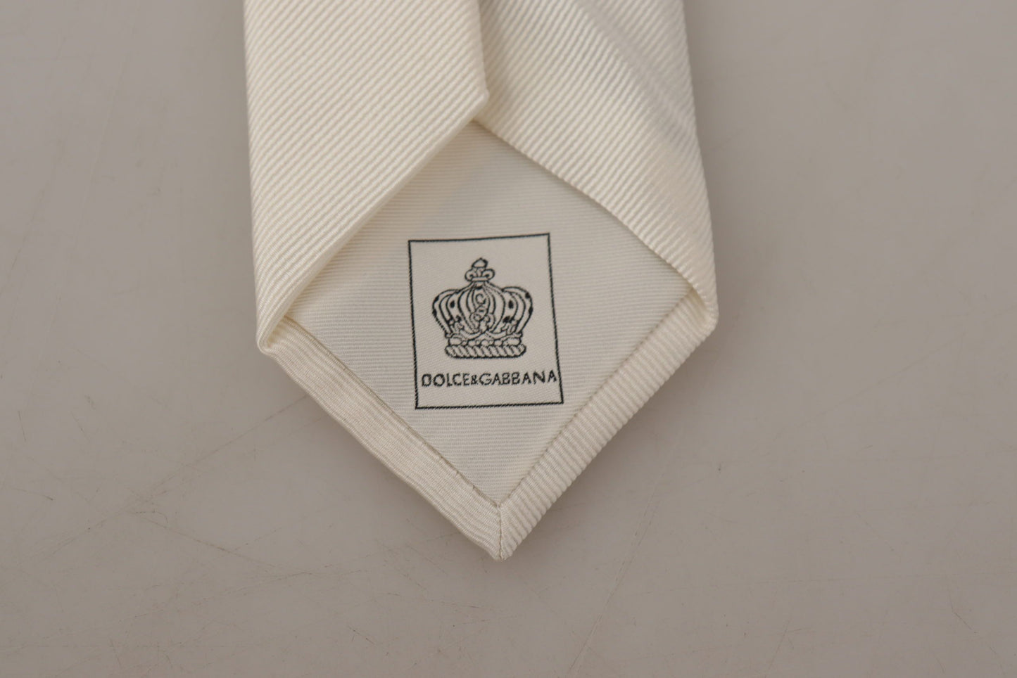 Corbata de hombre elegante de seda blanca