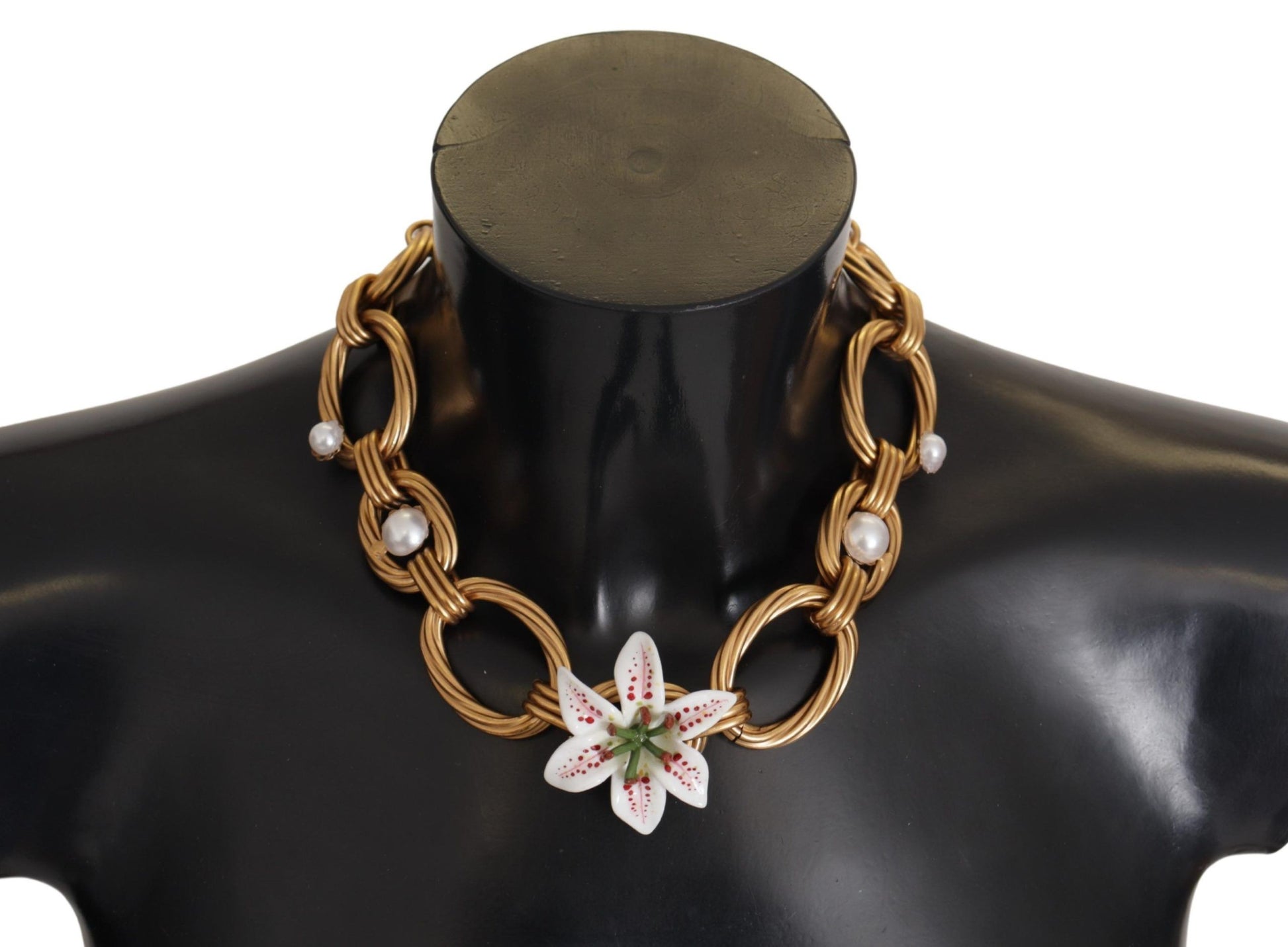 Elegante collar con colgante de flor de Lilly dorado