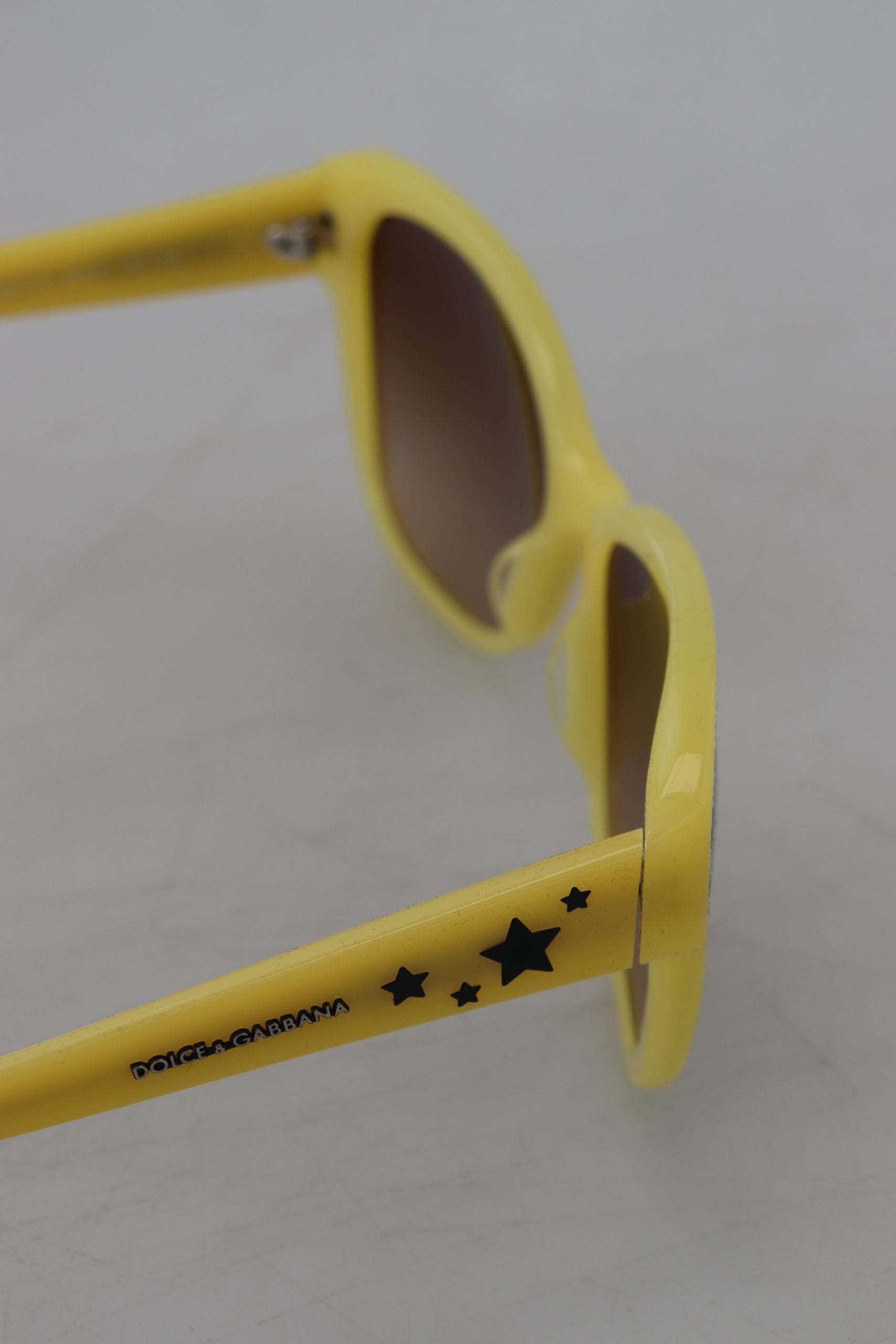 Gafas de sol elegantes con degradado de acetato amarillo