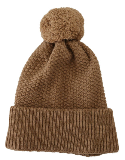 Elegante gorro de punto color camel con detalle de piel